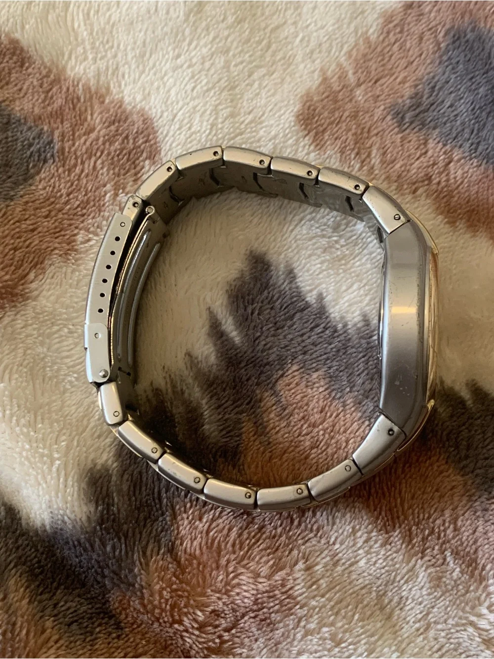 Q&Q Base Metal Bezel Watch